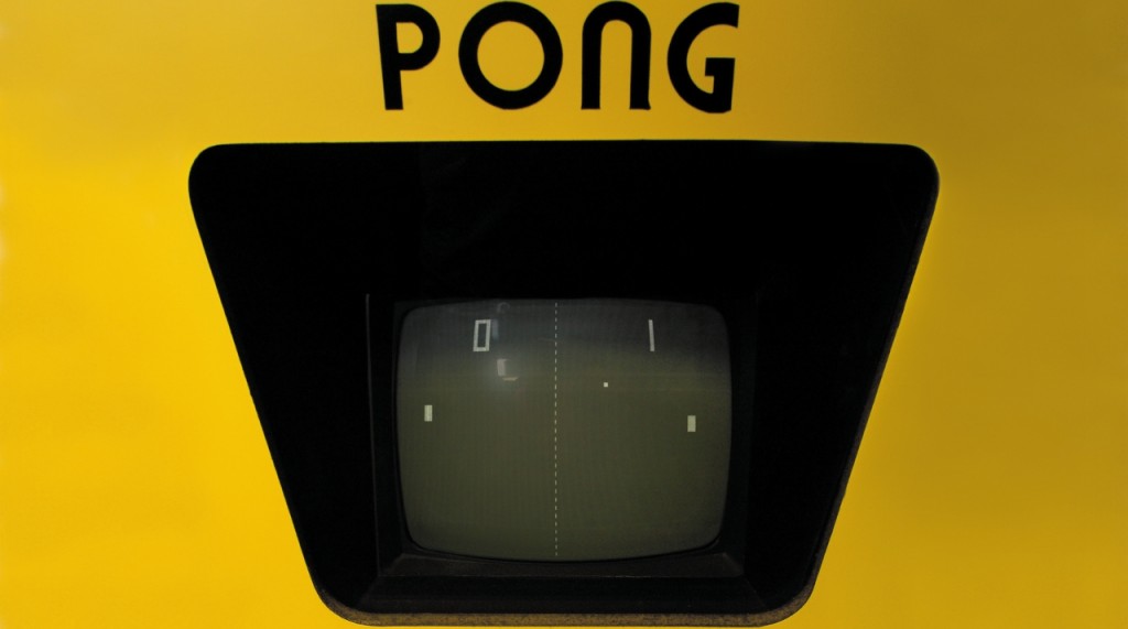 Um dos primeiros videgames, Pong apresentava uma tela preta sem muitos recursos visuais. (foto: Atari)