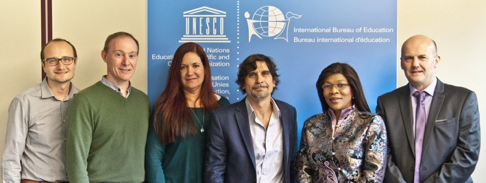 IBRO e IBE oferecem bolsas em ciência para educação