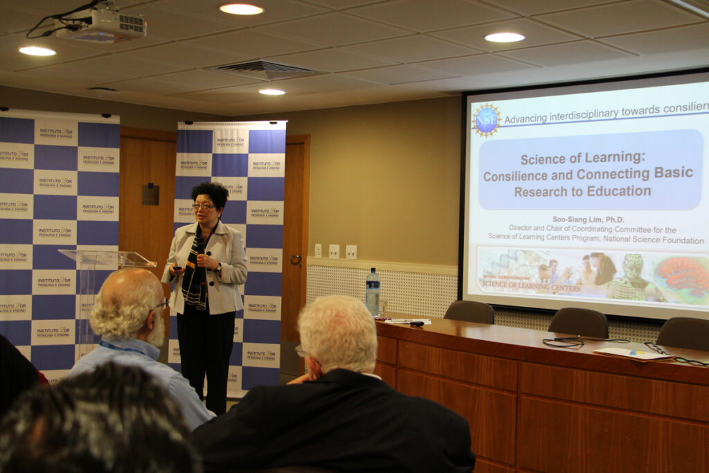 Pesquisadores se reúnem para debater impacto da pobreza sobre a educação