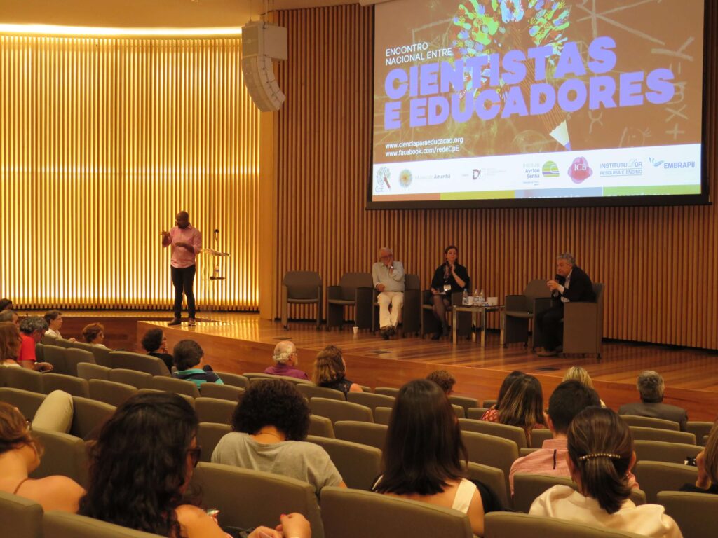 Confira as apresentações do I Encontro Nacional entre Cientistas e Educadores