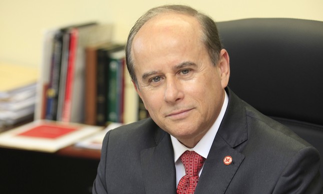 Pesquisadores criticam visão do novo presidente da Capes sobre o criacionismo