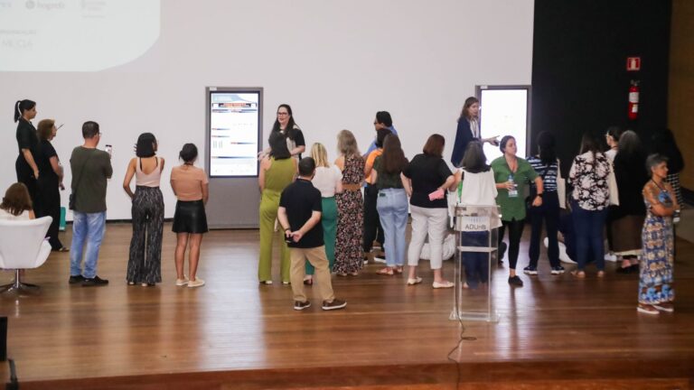 Prêmio para trabalhos científicos e relatos de experiência de professores