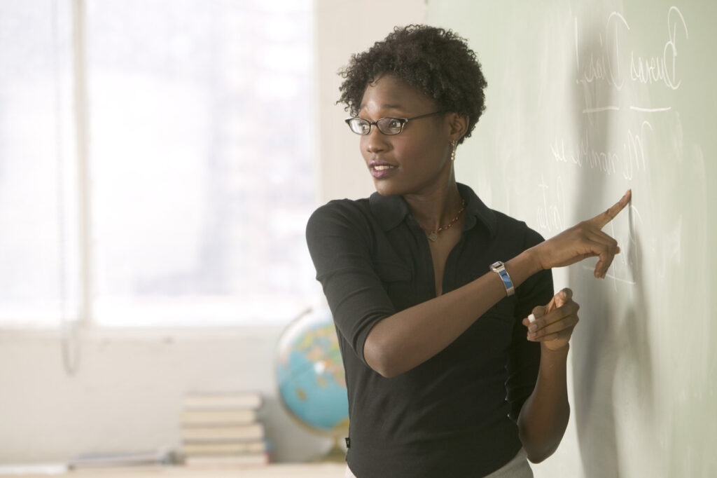 Bom professor é aquele que se aproxima do aluno